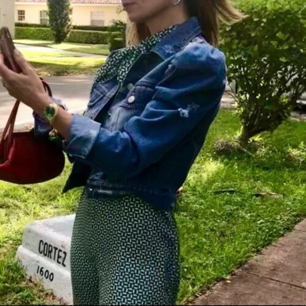 Zara Puff Sleeve distressed Denim Jacket